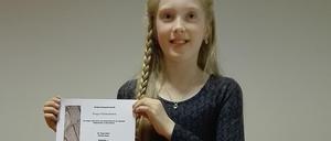 Stolze Stolperstein-Patin: Freya Willenbrock.
