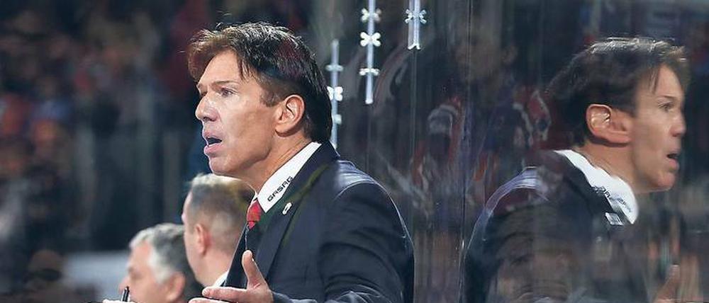 Aufregendes Wochenende. Uwe Krupp erlebte mit den Eisbären gegen Nürnberg und München zwei enge Spiele. 