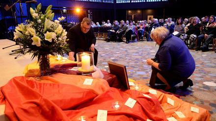 Beim Gottesdienst in der Gedächtniskirche gedenken Contergangeschädigte und ihre Angehörigen der Verstorbenen.