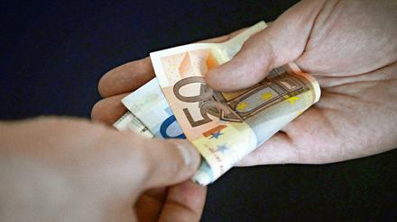 Manchmal ist es so simpel: Viele V-Leute verraten frühere Komplizen für Geld.