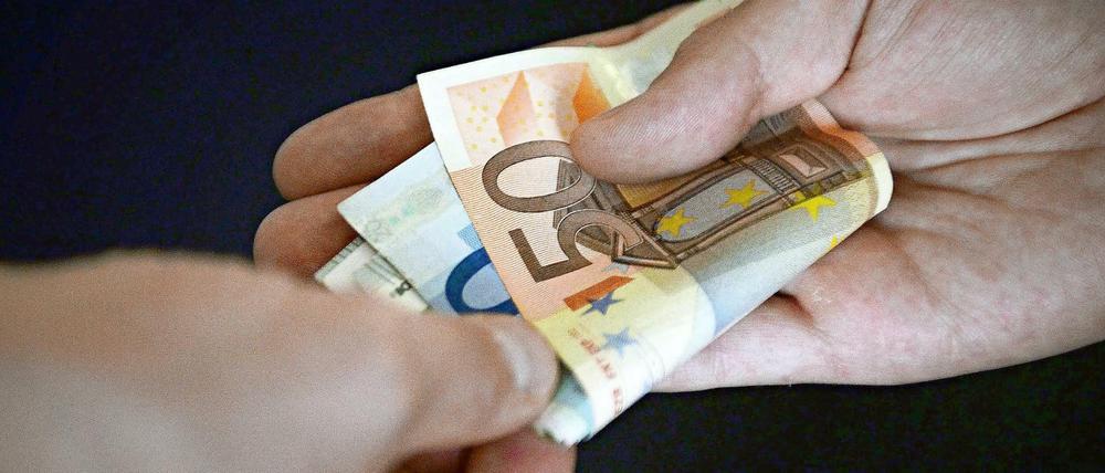 Manchmal ist es so simpel: Viele V-Leute verraten frühere Komplizen für Geld.