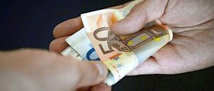 Manchmal ist es so simpel: Viele V-Leute verraten frühere Komplizen für Geld.