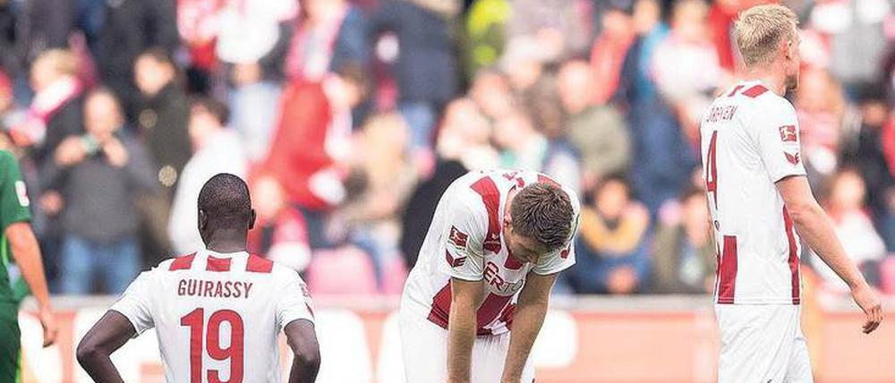 Wieder kein Sieg. Die Kölner Guirassy (li.) und Heintz nach dem Spiel.