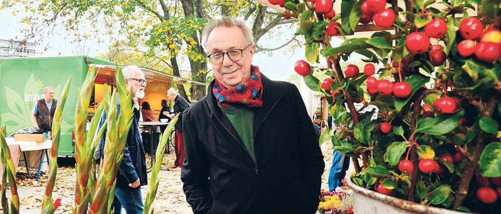 Alles so schön bunt hier. Berlinale-Chef Dieter Kosslick flaniert gerne über den Ökomarkt am Hansaplatz.