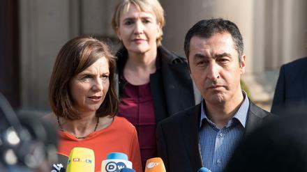 Die Grünen Katrin Göring-Eckardt, Simone Peter und Cem Özdemir in Berlin vor einem der Sondierungstreffen.