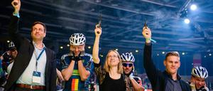 Laut muss es sein, und glitzern: Spektakel wie das Berliner Sechstagerennen locken die Zuschauer zu Zehntausenden an, ernstzunehmender Sport interessiert die Berliner dagegen weniger. 