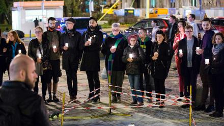 Vor den Warschauer Kulturpalast hat ein Mann versucht, mit einer Selbstverbrennung ein Zeichen zu setzen.