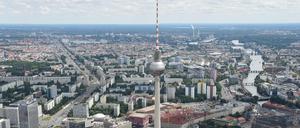 Stadt von Welt: Der Fernsehturm am Alexanderplatz in Berlin.