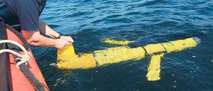 Tauchfahrt. Ein Unterwasserroboter vor dem Start.