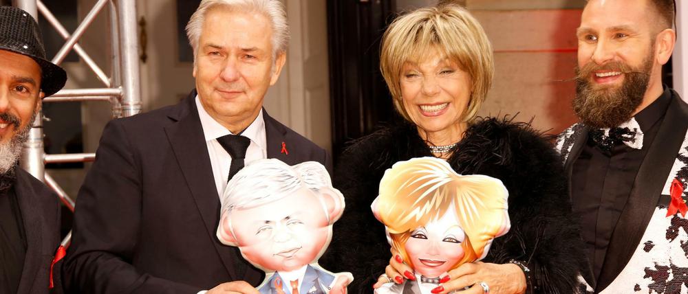 Traditionell dabei. Berlins Ex-Regierender Klaus Wowereit und Schauspielerin Judy Winter auf dem Roten Teppich.