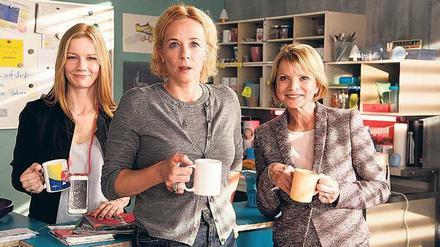 Kurz vorm Happy-Abi-End. Biggi (Sandra Hüller), Direktorin Gerster (Katja Riemann) und Frau Leimbach-Knorr (Uschi Glas) können ihr Glück kaum fassen.