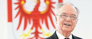 Alles auf Anfang. Manfred Stolpe spricht sich für einen Neustart bei der umstrittenen Kreisreform aus.