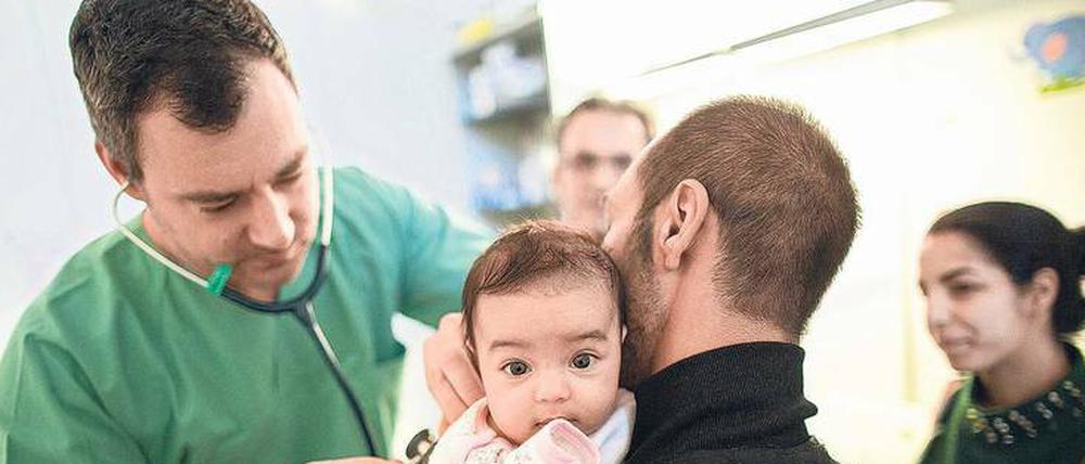 Gesundheit für alle - für Untersuchungen in Flüchtlingsheimen, Kitas und Schulen sind die Gesundheitsämter zuständig.