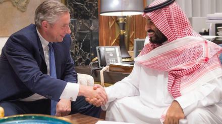 Im Oktober haben Kronprinz Mohammed bin Salman und Klaus-Christian Kleinfeld den Vertrag in Riad unterzeichnet.