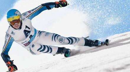 Voll auf Kante: Felix Neureuther hält sich noch bedeckt, was seine Leistungsfähigkeit vor dem ersten Rennen in Sölden angeht.