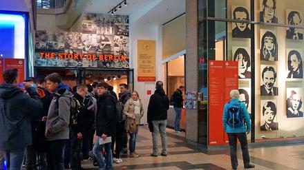 Vor allem für Schulklassen und Jugendgruppen aus aller Welt ist die Ausstellung eine beliebte Attraktion.