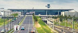 Millionengrab. Der uneröffnete BER verschlingt nicht nur als Baustelle enorme Summen. Er belastet auch die Kalkulation der Bahn.