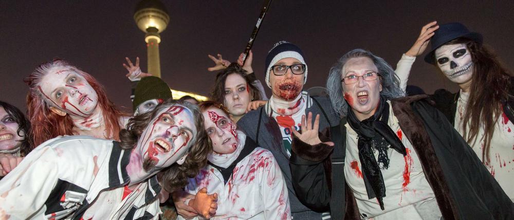 Die Zombies kommen. In den nächsten Tagen ist die Stadt voller Monster, Vampire und düsterer Gestalten.