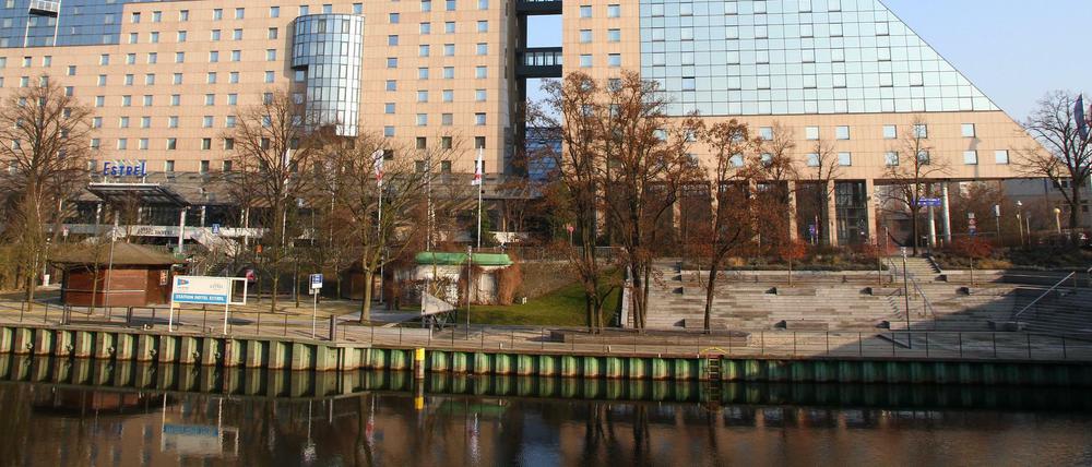 Das Hotel Estrek an der Sonnenallee hat über 2000 Betten. 