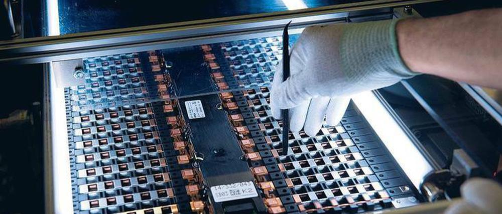 Die Batteriezelle ist ein Hight-Tech-Produkt, in das nicht nur Zellchemie einfließt. Werkstoff-Know-how sowie Prozess- und Produktionsexpertise sind erforderlich. Mehr als 50 Produktionsschritte stecken in einer Lithium-Ionen-Zelle.