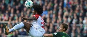 Immer einen Schritt zu spät. Die Bremer waren gegen Augsburg chancenlos.