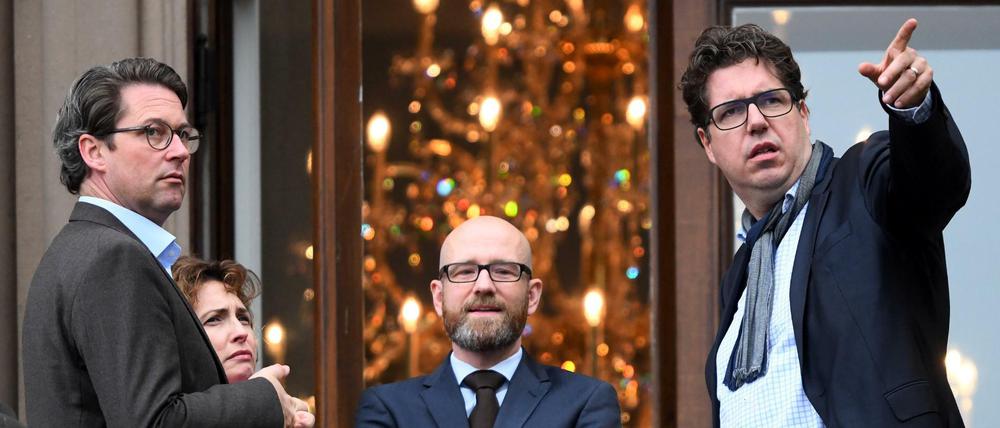 Pause beim Sondieren: die Generalsekretäre von CSU, FDP, CDU mit dem Bundesgeschäftsführer der Grünen.
