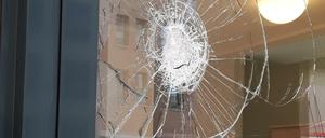 Linksextremisten werfen Scheiben ein (Archivfoto)