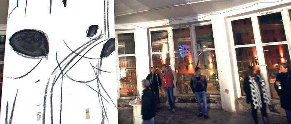 Museum auf Zeit. Eine Woche lang gehört das Kaufhaus Jandorf mit der Ausstellung „From White to White“ der Kunst. 