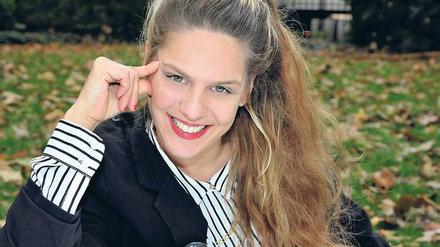 Zwischendrin. Sivan Ben Yishai, Jahrgang 1978, studierte in Tel Aviv und Jerusalem Regie und Szenisches Schreiben. Sei fünf Jahren lebt sie in Berlin. Die Radikalen Jüdischen Kulturtage finden im Gorki Theater statt. 