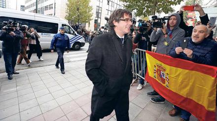 Carles Puigdemont will in Brüssel „abwarten und sehen, was passiert“.