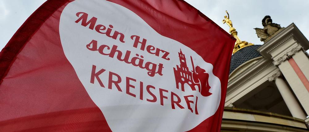 Erfolgreicher Protest. In den vergangenen Jahren hat es zahlreiche Demonstrationen gegen die geplante Brandenburger Gebietsreform gegeben. Am Mittwoch wurde das Vorhaben von der Landesregierung gestoppt.