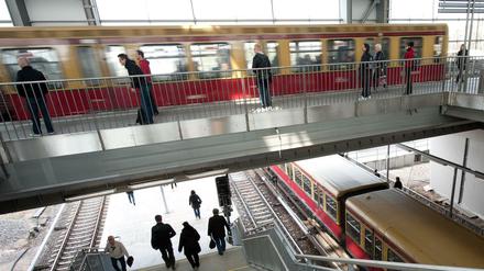 Auch zwischen Bahnhof Ostkreuz (Foto) und Warschauer Straße fallen S-Bahnverbindungen aus. 