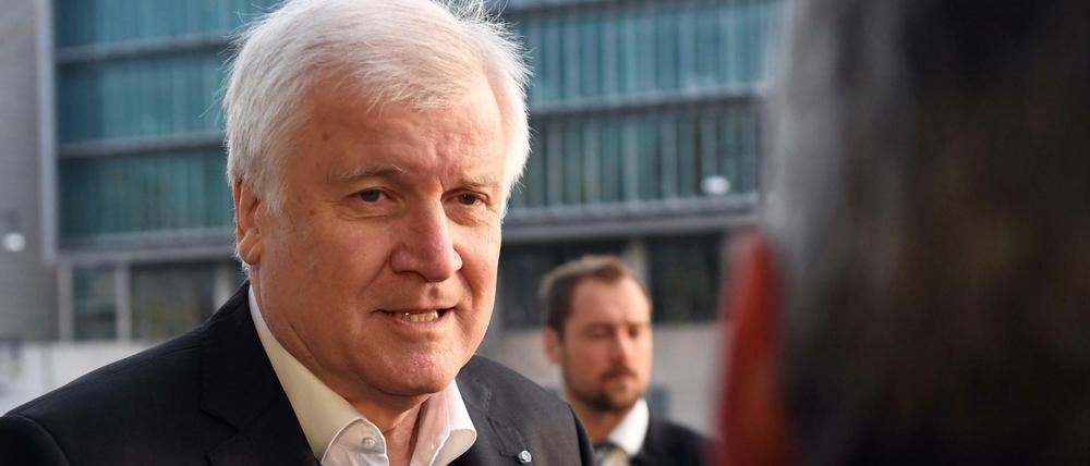"Historisch": Der bayerische Ministerpräsident Horst Seehofer (CSU) vor dem Treffen von CDU und CSU zur Jamaika-Koalition.