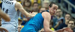 Albas Dennis Clifford (r) und Martynas Echodas lieferten sich aufreibende Duelle.