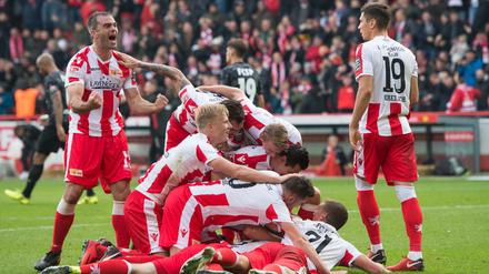 Haufenweise Dusel. Gegen St. Pauli spielte Union nicht immer gut, aber am Ende erfolgreich.