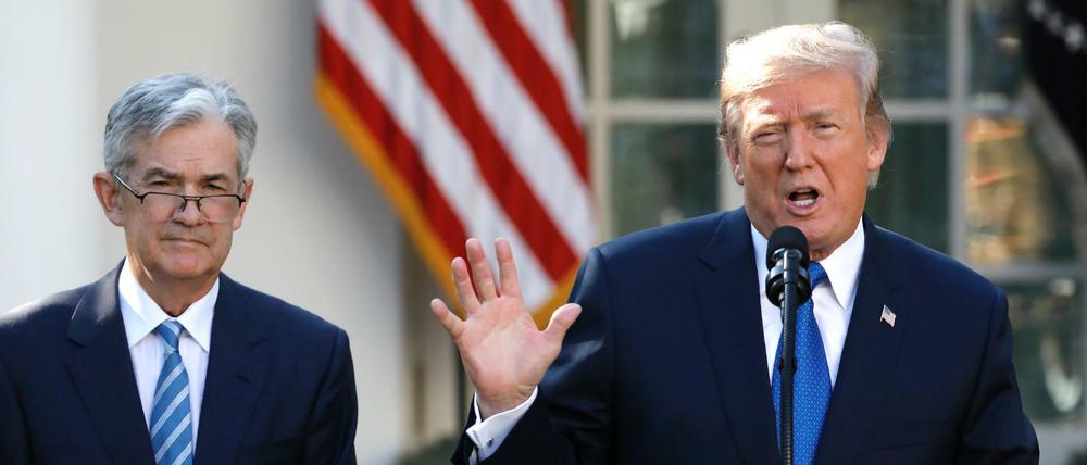 US-Präsident Donald Trump mit Jerome Powell.