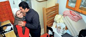 Dieses Flüchtlingsehepaar hatte Glück. Die Syrer zogen im Januar 2016 in eine Wohnung in Berlin Friedenau ein. 