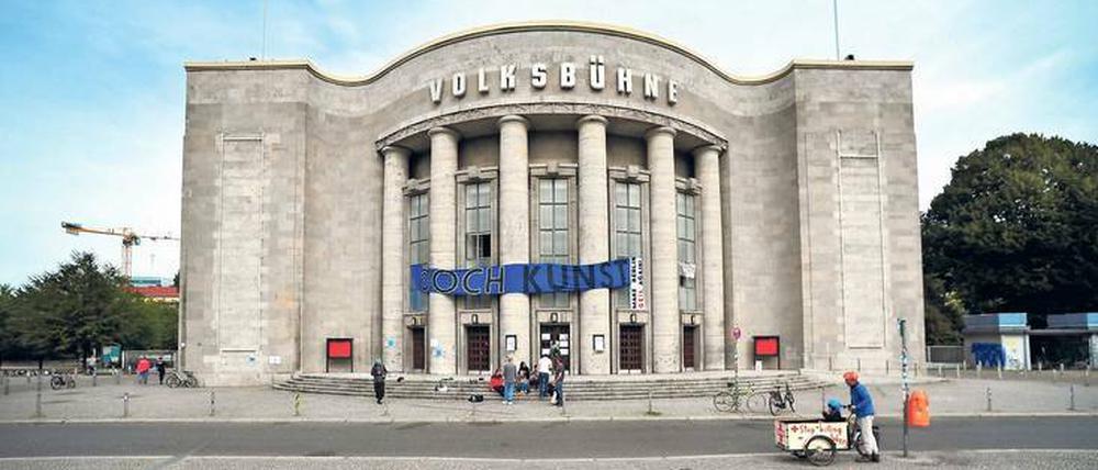 Wem gehört das Haus? Die Berliner Volksbühne am Rosa-Luxemburg-Platz während ihrer Besetzung Ende September.