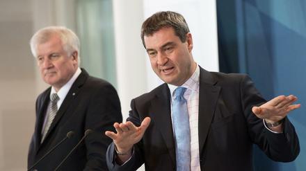Die CSU-Politiker Horst Seehofer (l) und Markus Söder 2015 in München. 