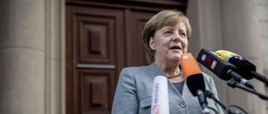 Bundeskanzlerin Angela Merkel äußert sich zwei Wochen nach Beginn der Sondierungsgespräche erstmals zum Stand der Verhandlungen.