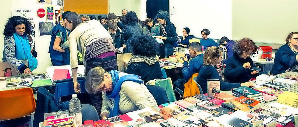 Die Messe "Queeres Verlegen", hier ein Bild vom vergangenen Jahr.