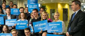 Ihre Nummer 1: Markus Söder mit Mitgliedern der Jungen Union, die ihn als Ministerpräsident haben wollen.