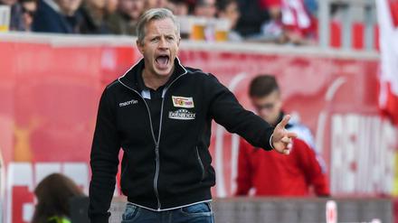Jens Keller erwartet Pauli kompakt und schnell im Umschaltspiel.