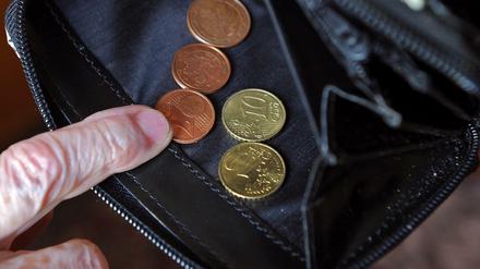 Bei vielen Menschen in Deutschland reicht die Rente nicht.