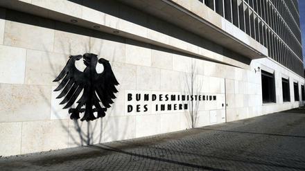 Interesse an den "Paradise Papers": Das Bundesinnenministerium in Berlin 