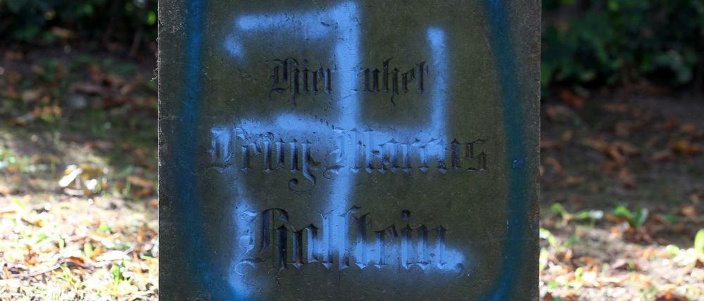 Auch der jüdische Friedhof in Kröpelin (Landkreis Rostock) war 2012 betroffen.