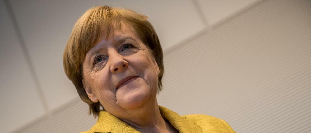 Bundeskanzlerin Angela Merkel (CDU) vor der Sitzung der Unions-Bundestagsfraktion