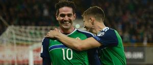 Kyle Lafferty (Nr. 10) will mit Nordirland zur WM nach Russland. 