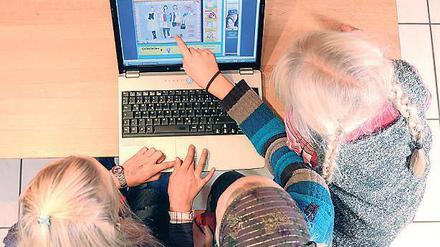 Sicher Surfen: Im Schnitt sind Kinder ab 13 Jahren fitter im Netz als ihre Eltern. 