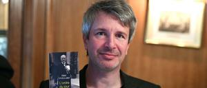 Der französische Schriftsteller Eric Vuillard mit seinem Buch «L·Ordre du jour».